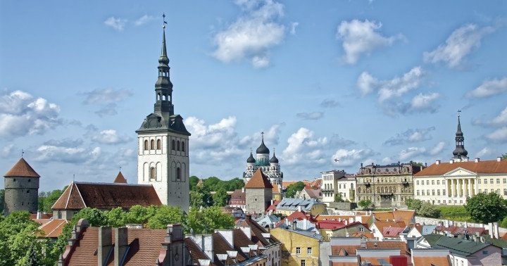 Tallinn zakazuje jednorazowych naczyń i słomek plastikowych na publicznych imprezach
